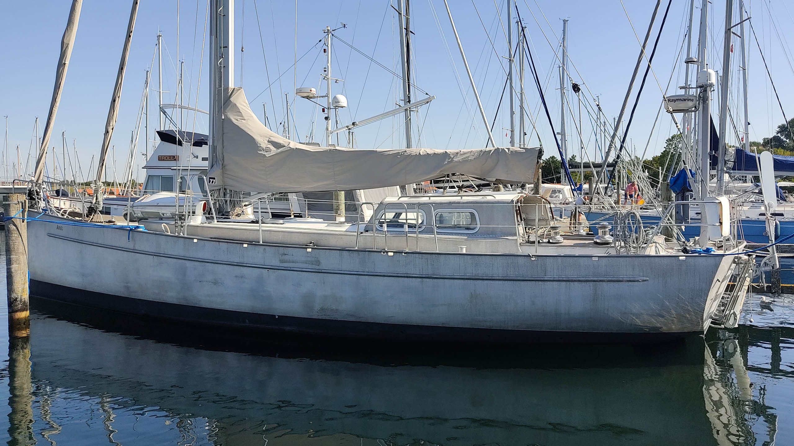Aluminium yacht with serious corrosion
